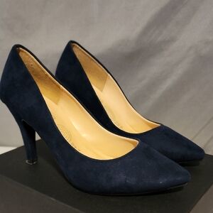 Classic Navy Blue Suede Heels with Pointed Toe
